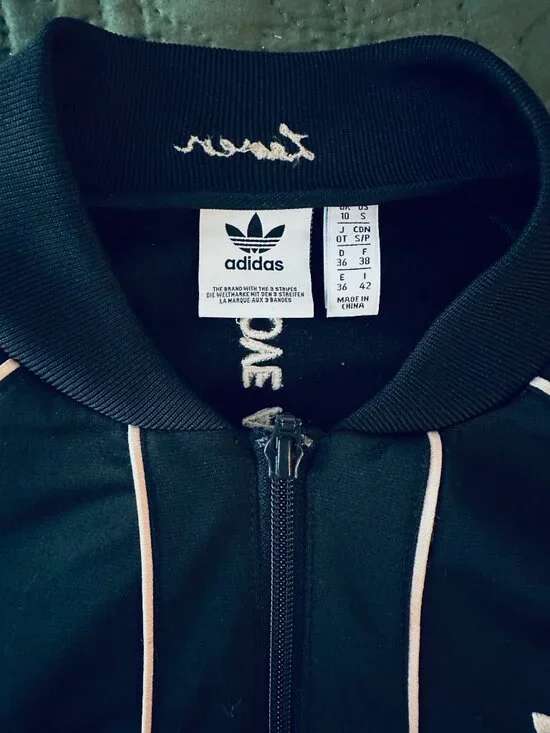 Adidas jacket SM love revolution collection, quote on back & embroidered flowers - Picture 4 of 4